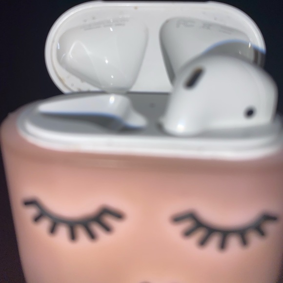 Apple AirPods 2nd gen Missing Right ear - Picture 4 of 5